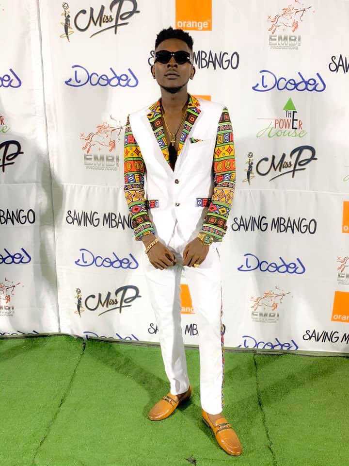 AmbeOfficial's tweet image. How many on 100 will u rate this bafut boy in that OZI by Anyi outfit? #Savingmbango 🔥🎥