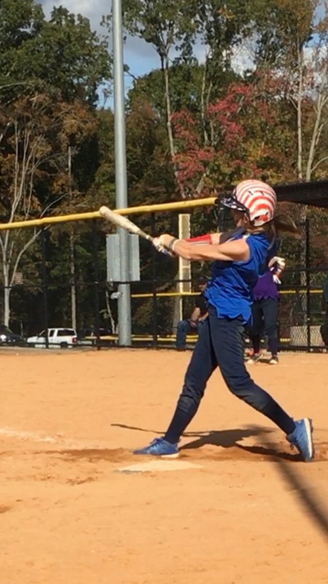 beachlifefive's tweet image. That’s the arm of a 12 year old lefty pitcher👌  #ripit #leftypitcher #softball #fastpitch #softballlife #softballmom