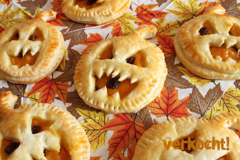 Motivation im Herbst: Apfel-Kürbistaschen verkocht.at/2019/10/27/mot…