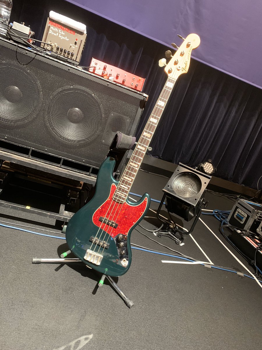 後鳥 亮介 على تويتر Indigo La Endワンマンホールツアー 心実 福岡ありがとうございました 福岡でホール出来るなんて感無量です これからもどうぞよろしくね 実は大阪でベース買ってたんだわ 71年生まれの先輩です