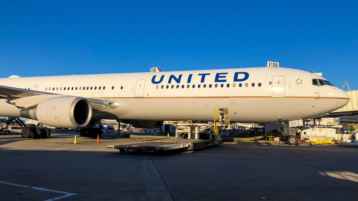 The first day of the winter schedule is here and that could mean only one thing...767-400s in Houston. 

For those who don’t know, these aircraft rarely leave Newark as they are exclusive to our European routes and a few select South American routes.

@united #unitedflightplan