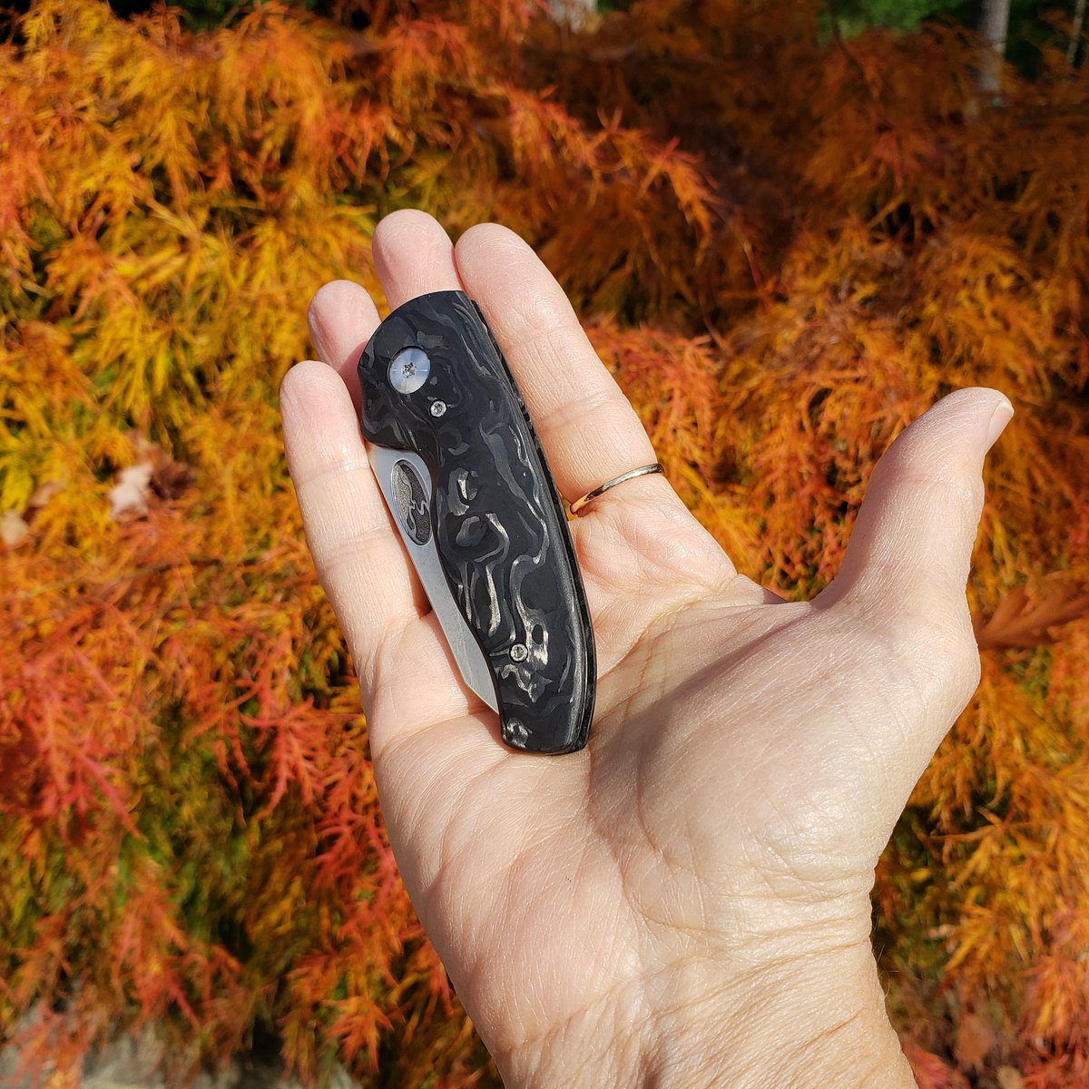 threeriversmfg's tweet photo. Anyone going to #NYCKS. We are trying to get 20 production NERDS ready to go. Any MA folks out there?   #TRM welcomes new fans from Massachusetts. #,knives https://t.co/kuKmUoa1Ge