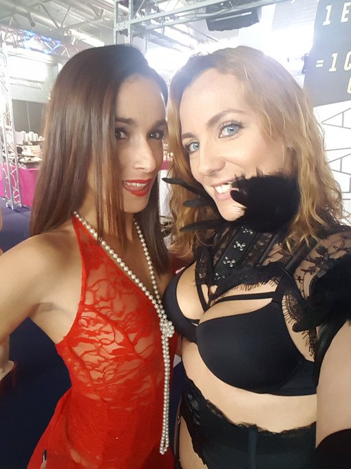 Dernier jour &agrave; Mulhouse mes ch&eacute;ris !  Avec la torride @bellaaohlala https://t.co/mqvMVR73DZ<a href="/tag/metz"class="tags"><span>#metz</span></a>