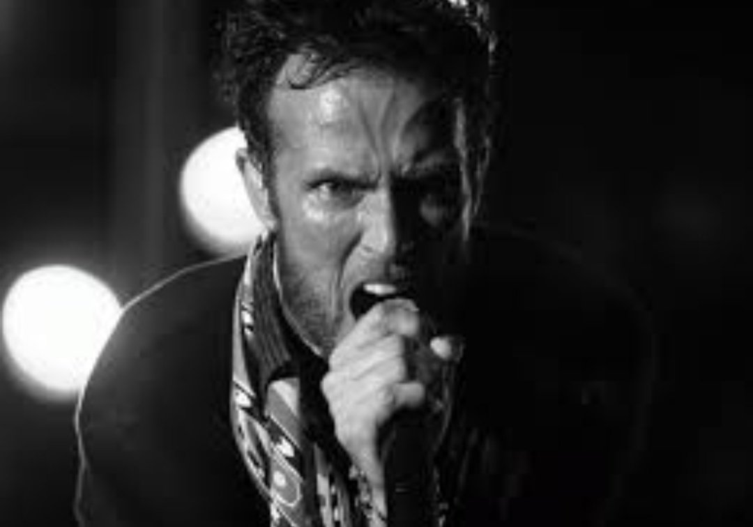 Happy birthday from heaven inmortal Scott Weiland..   