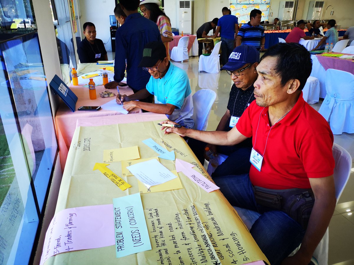 mpdedumo's tweet photo. From battle plans to #peace &amp; development plans.
MILF Field Commanders and Officers from 14 camps in 2 Lanao provinces  penned their visions &amp; plans for their comminities during the Visioning and Strategic Planning Workshop organized by #NonviolentPeaceforce. 
#bangsamoro https://t.co/WnygUbv3FC