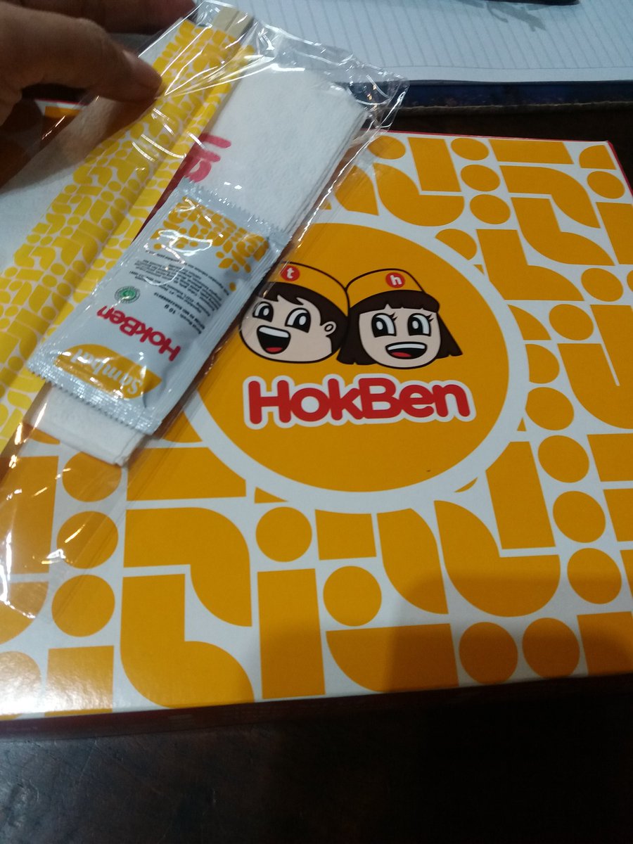 Alhamdulillah Bekasi hujan walau cuma bentaran😇
dan waktunya gw makan..marii makan🥡