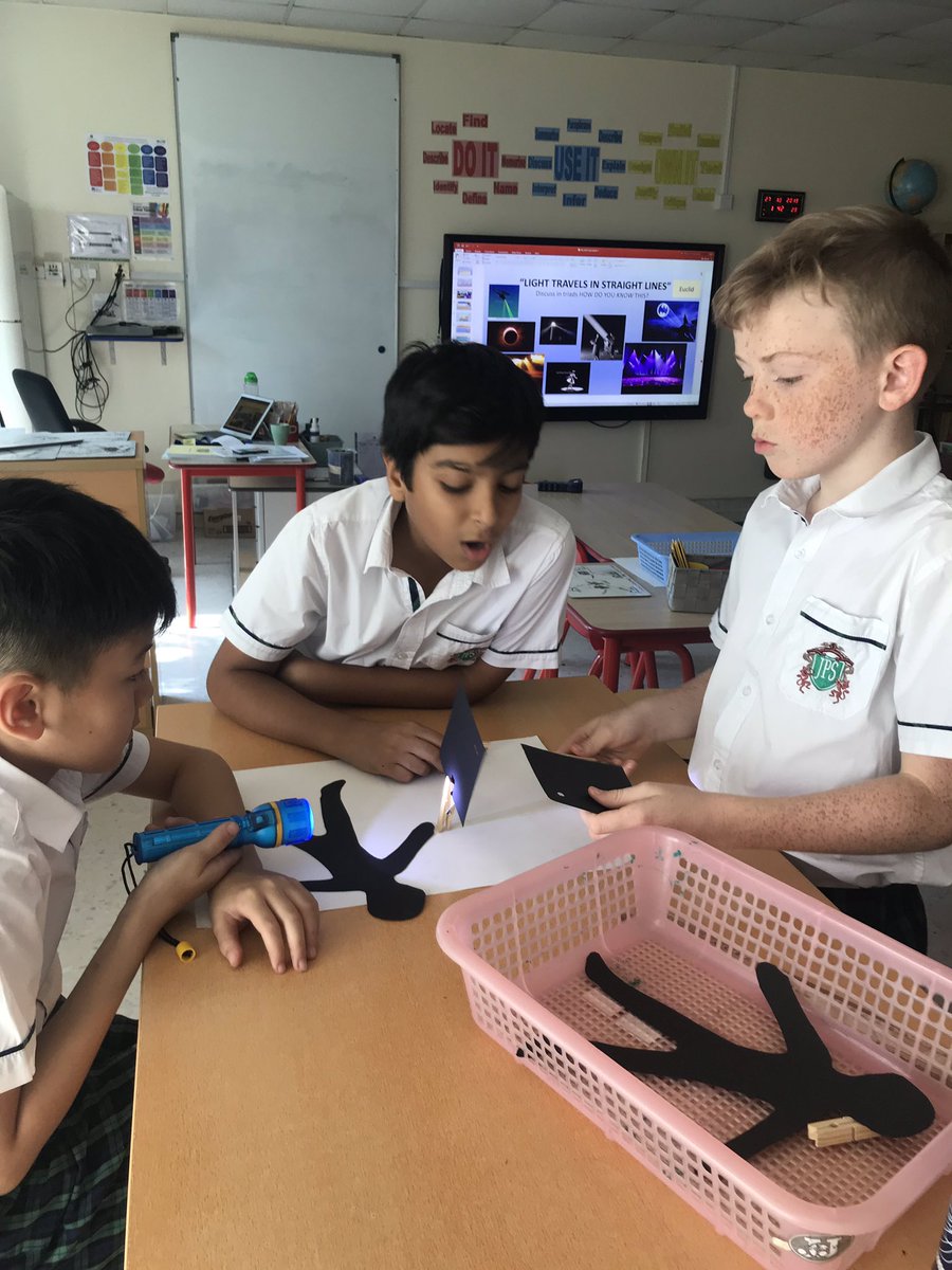 JPS_Year6's tweet photo. 6F are loving their new science topic! #light #JPSsience #jps6F π‘ https://t.co/z8omhHmDc5