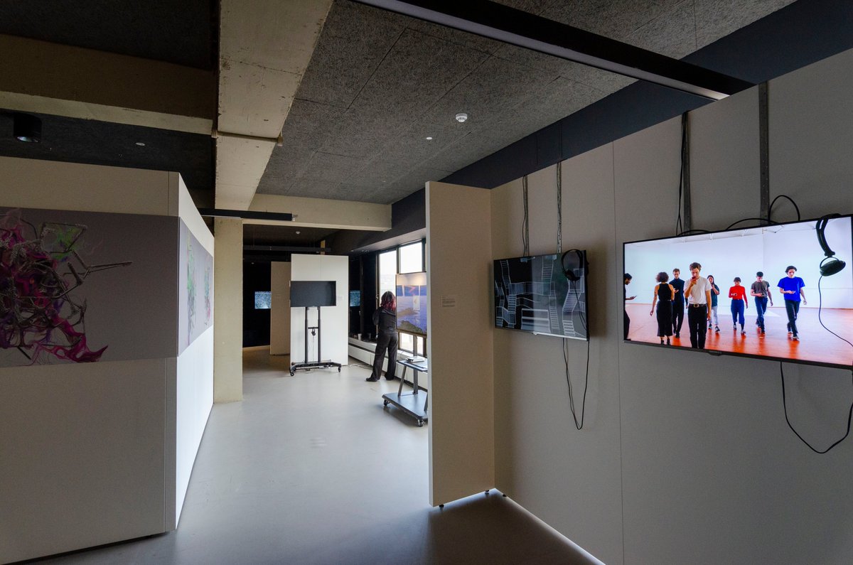 DreamyPlace_UK's tweet image. Whilst Brighton Digital Festival 2019 wrapped up on Friday for this year, remember that you still have until 1pm today to catch the Desire Lines exhibition @uniofbrighton Edward Street building: brightondigitalfestival.co.uk/events/arts-dr… #BDF19 #artsDRIVA #DesireLines (📷 Leonardo Lami)