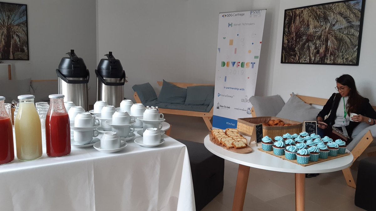 wiemchakroun's tweet photo. #DevFest19 #GDGcarthage #ArtificialIntelligence #Google #Instadeep #womanTechmakers #IamRemarkable the best community https://t.co/sefgahTG7W