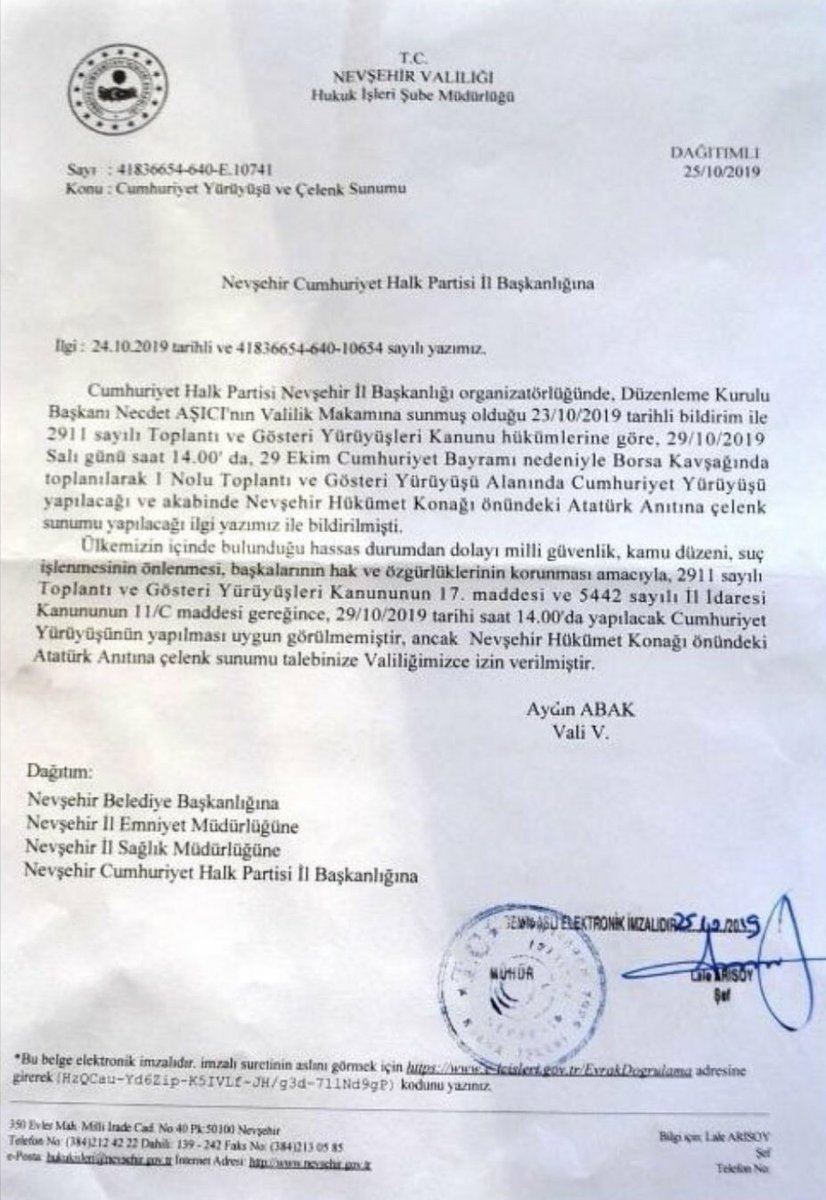 Nevşehir Valiliği;

Başkalarının hak ve özgürlüklerinin korunması amacıyla Cumhuriyet Yürüyüşü yapılamaz, demiş..
 
Başkaları derken <a href="/NevsehirValilik/">T.C. Nevşehir Valiliği</a> #Nevşehir