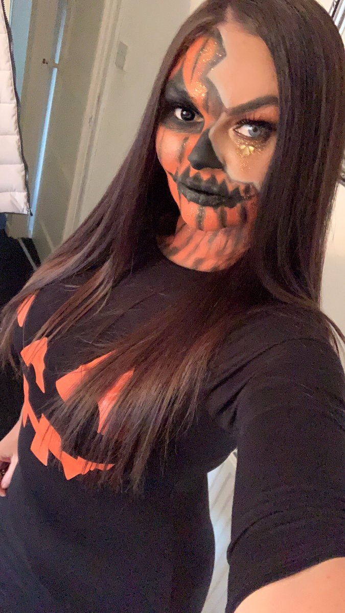 gilzjohnstone's tweet photo. #Halloween https://t.co/DNptEGibBI