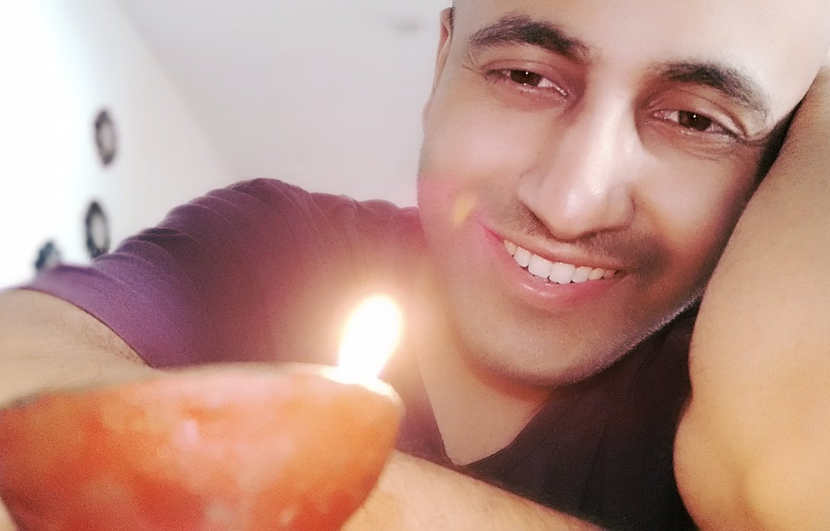 dahekkofficial's tweet photo. Be the #light that Helps Others 🌻☀ HAPPY DIWALI ☀ 
#SayNoToCrackers #HappyDiwali https://t.co/KuxBGw3U1k