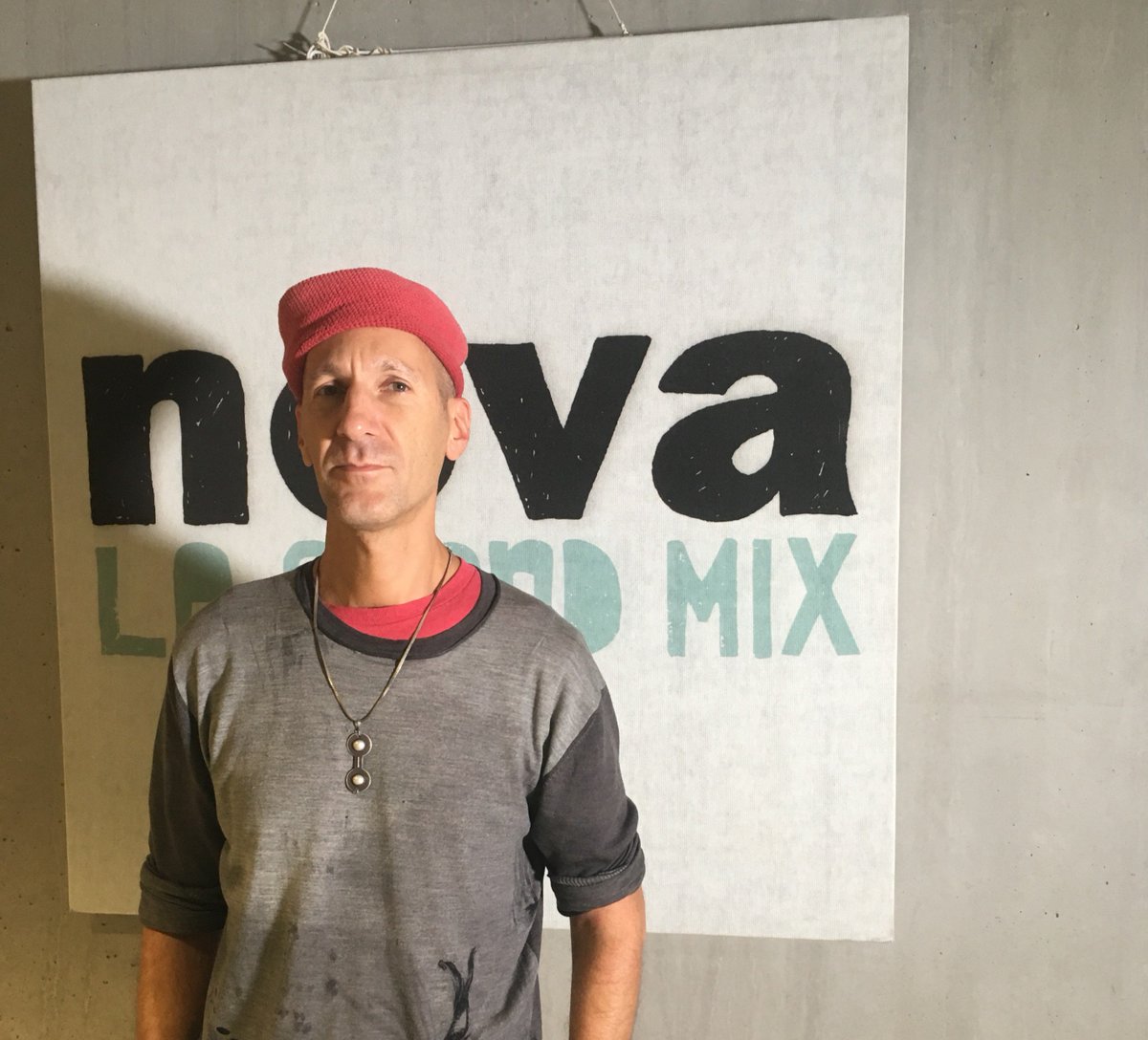 laRadioNova's tweet photo. Cyril Atef aka Papatef membre du groupe #Bumcello nous offre un World Mix aux multiples saveurs, du Magic Malik Orchestra au Bembeya Jazz de Guinée en passant par le groupe iranien Zia. Bon appétit dans #NéoGéoNova ! ► https://t.co/deJuQXdivZ https://t.co/4P3IEACiY7