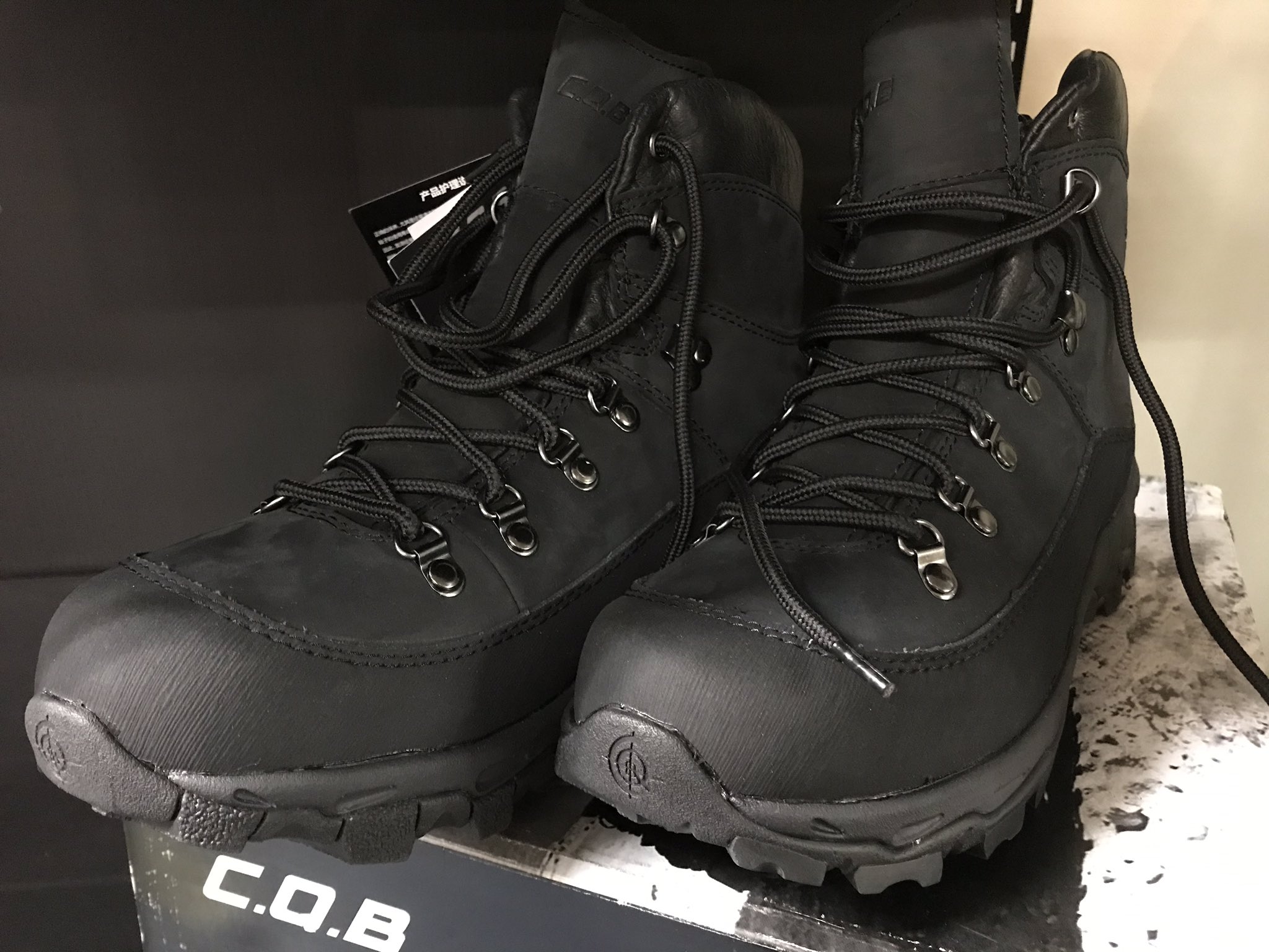 b and q safety boots