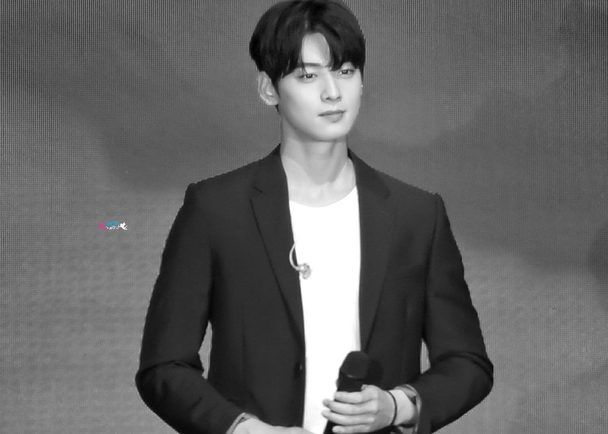 MyKpopHuntress's tweet photo. 191027 @offclASTRO CHA EUN WOO 1st Fanmeeting Tour [JUST ONE 10 MINUTE] @ Menara PGRM 😎😎😎

#ASTRO #CHAEUNWOO #아스트로 #차은우
#MACPIEPRO @MacpiePro https://t.co/IbaJnCnW6m