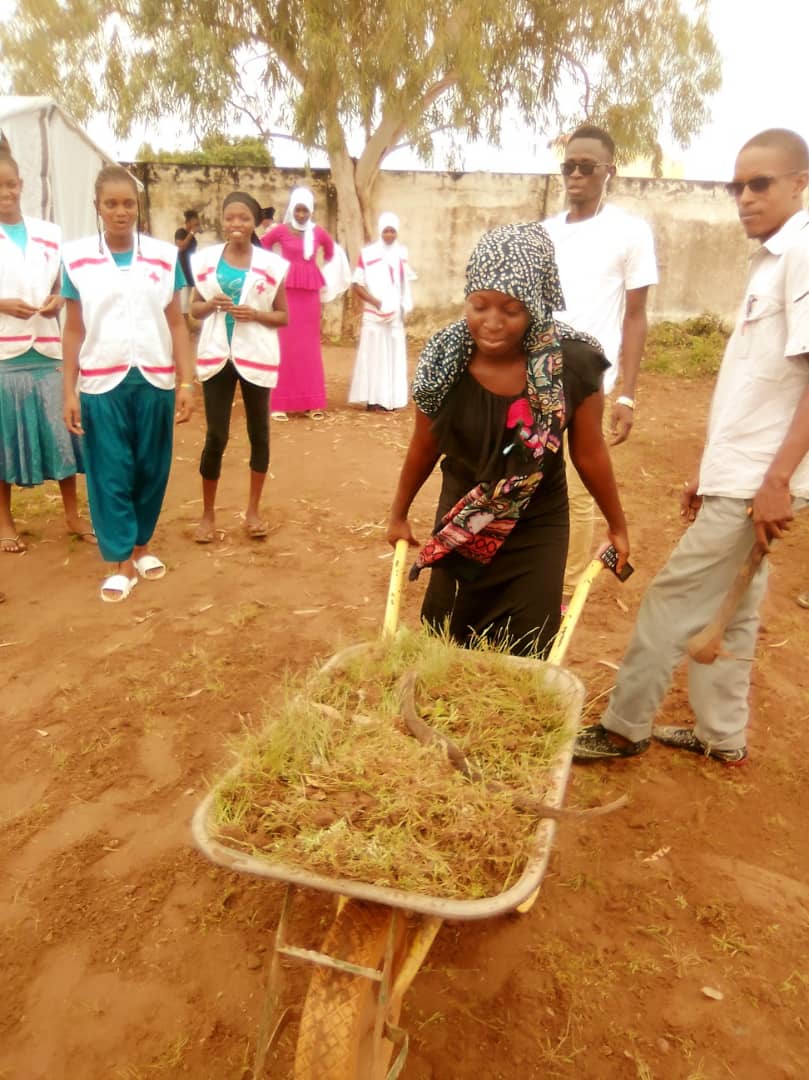 GambiaRedCross's tweet photo. A Clean Environment = Good Health. 

Thanks to The @GambiaRedCross Volunteers of #URR for Cleansing their own Office Complex in Basse. We are always proud of our Volunteers.

Congratulations https://t.co/VJr6ajkWqp