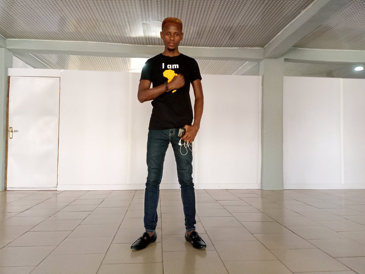 iamafricatees's tweet photo. The @iamafricatees is a symbolic statement for all African Millennials. We are at a very sensitive time of our African History! And the baton has been passed to us #AfricanMillennials to take our heritage to the next level of power!

Order for yours NOW!
#SundayMorning #OleOut https://t.co/God7NwdAlF