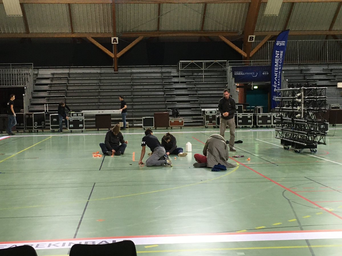 INSTALLATION

On travaille dur pour installer cette coupe du monde de Kin-Ball ! 😀

#LaDalleAngevine #SportAngers #WeAreKinball