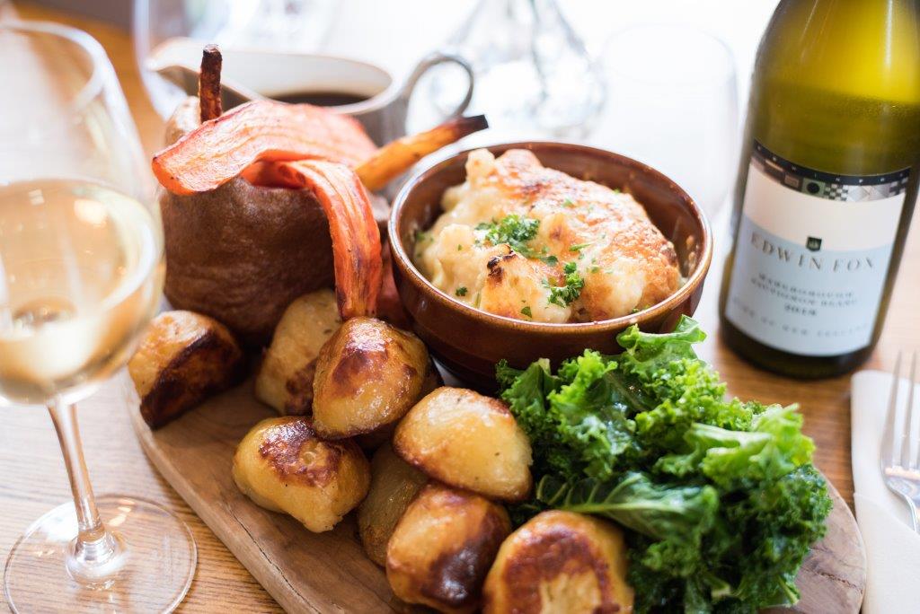We still have some limited availability for our fantastic Sunday Roasts today! Either pop in and we will do our best to get you a table, or give us a call on 01962855111 to reserve a table. #sundaybest #sundayroast #publife #fullerskitchen #winchester
