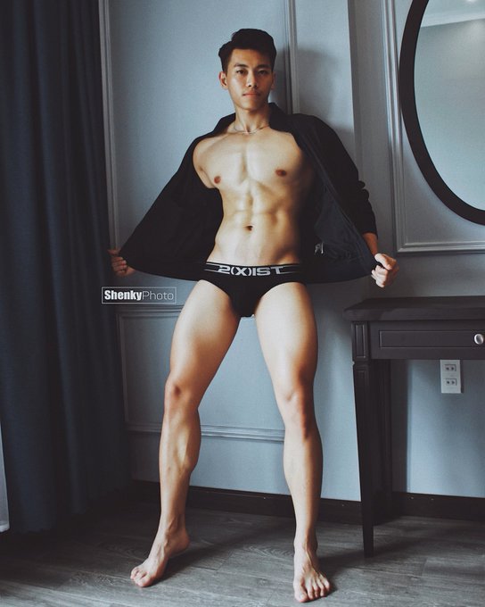 Một trong những Model m&agrave; Shenky rất y&ecirc;u th&iacute;ch về thần th&aacute;i lẫn body . Kenvin Duy Trần - hiện đang l&agrave;m