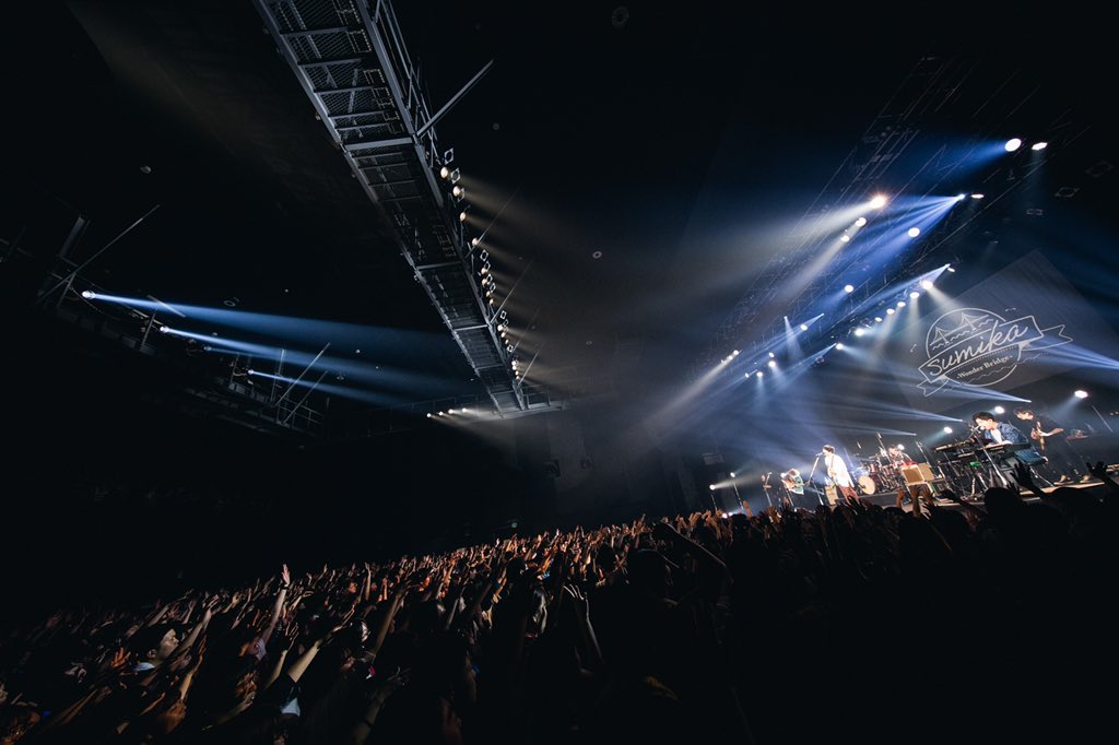 sumika_inc's tweet photo. 【sumika Live Tour 2019 -Wonder Bridge-】
10月27日＠ SENDAI GIGS Day2公演終了◎

熱量だけではあらわすことが出来ないものがありました。
全てを受け止めて、音楽でお返しを◎
ありがとうございました！！

また、必ず！

撮影 : 山川哲矢
#sumika
#WonderBridge https://t.co/gyaAyuBw7k