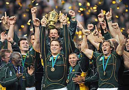 0pinion8d's tweet photo. In 1995 we became #OneTeamOneCountry 
In 2019 we will be #StrongerTogether more than ever! 
Let's get a third win for him!

1995 🏆 
2007 🏆 
2019 FTW 

#WALvRSA https://t.co/1mDKjJhfwQ