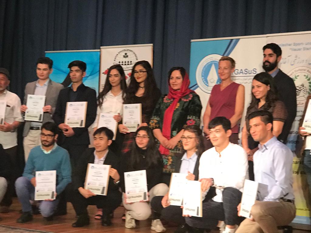 AfghanistanWien's tweet photo. Amb. Ebrahimkhel participated a graduation ceremony of Afghan graduates. She expressed her appreciations to the parents who encouraged &amp; sacrificed , the Afghan Associations for their great joint efforts &amp; the Austrian partners for their support. #IGASUS #NeuerStart #Akis #Katib https://t.co/VuZj250Q2O