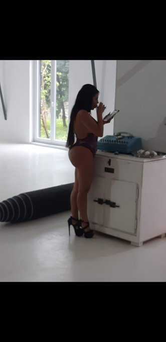 Watch RenatoPorn's leaked NSFW photo on TwXstars