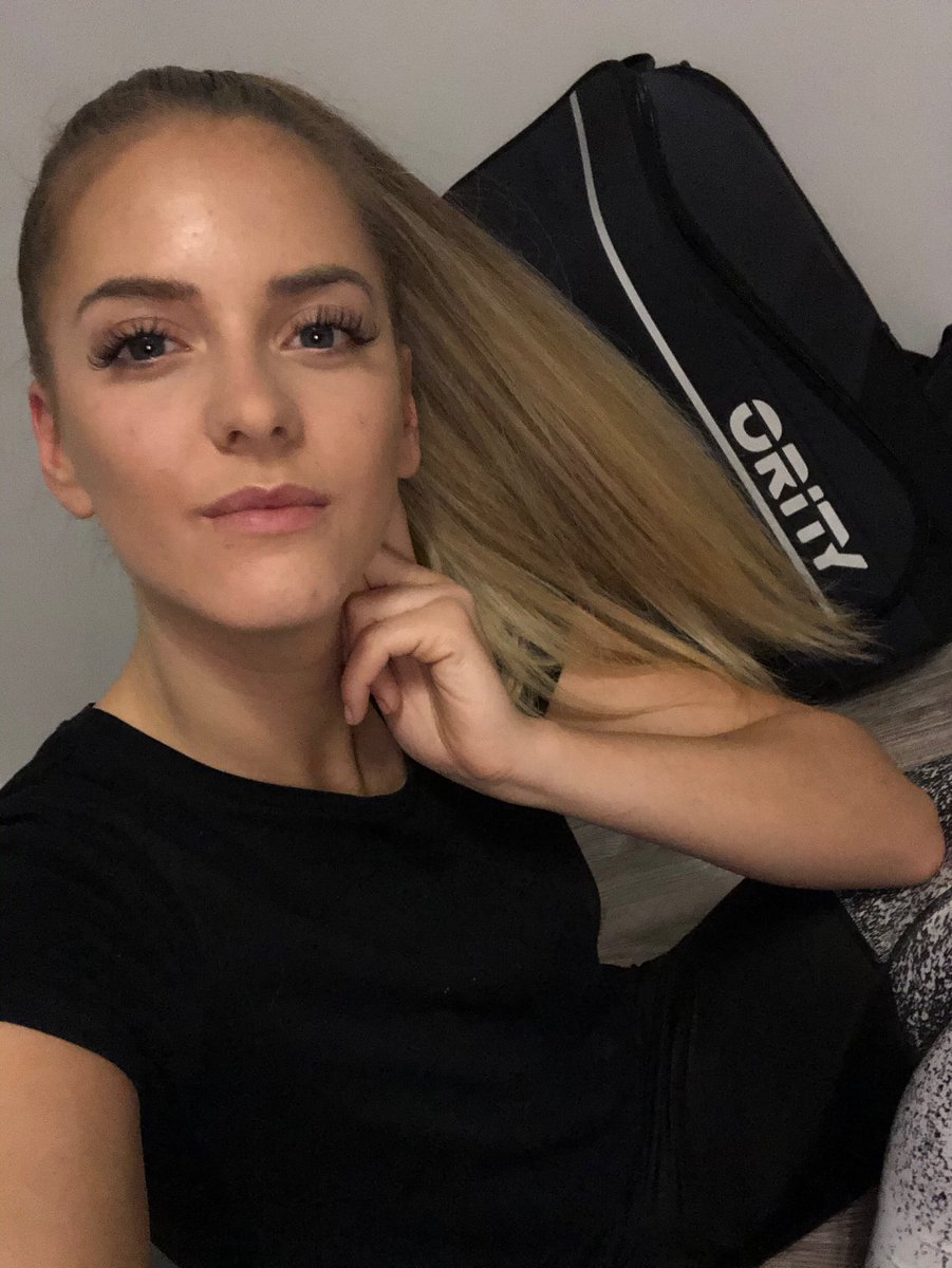 kentessy__'s tweet photo. Ein #selfie mit meinem neuen Freund. 👀 @ORITYgg https://t.co/Pbrr0aLyqg