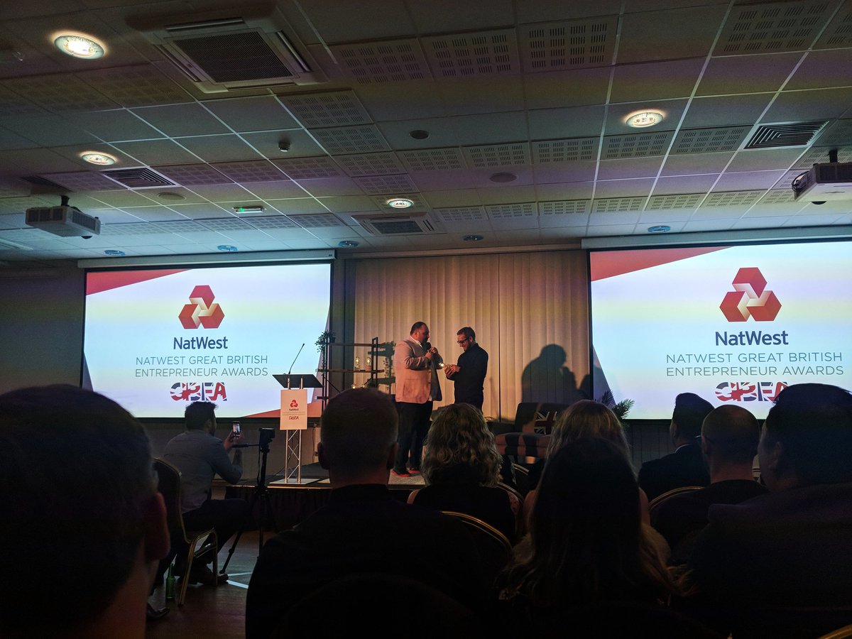 cuppbubbletea's tweet image. What a week! Our founder Lee won the award for the Food and Drink Entrepreneur of the Year in the South West for his hard work at making CUPP what it is today 🏆
#gbea #winner #Entrepreneur #bubbletea #cupp #bristol #boba