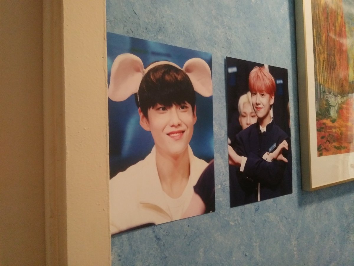 dthreeaw_15n's tweet photo. @cherry_planet_  남포 패스더브라운 사진도 다 넘 이쁘고 카페도 너무 잘 꾸며진 것 같아요ㅠㅜㅠㅠㅠ마지막 날에 갔다와서 걸려있던 사진까지 겟했다는....진짜 카페 열어주셔서 너무 감사합니다ㅠㅜㅠ😭체플님 사랑해요😍 https://t.co/O6N2jQdOv1