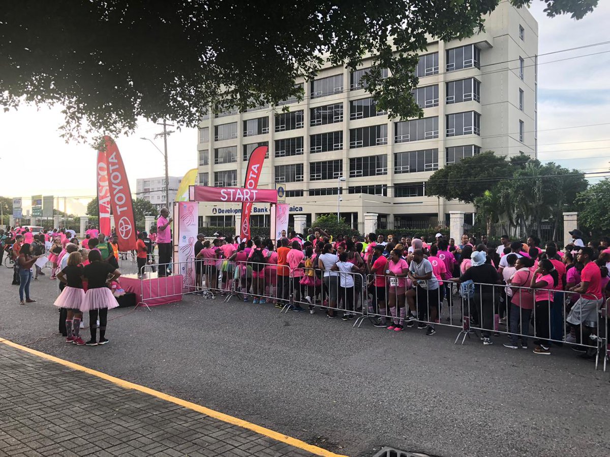 ECCJA's tweet photo. Team ECC is at this year's #ICWIPinkRun. @tkmsingh @karlenedesland1 https://t.co/ukBx0j5ac2