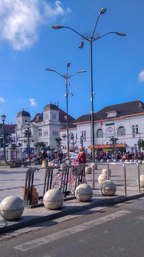 Oi__Garuda's tweet photo. Ayo sini pada maen ke Jogja biar ikut istimewa #MembingkaiJogjaIstimewa https://t.co/sqTUy7Ui5A -Garuda