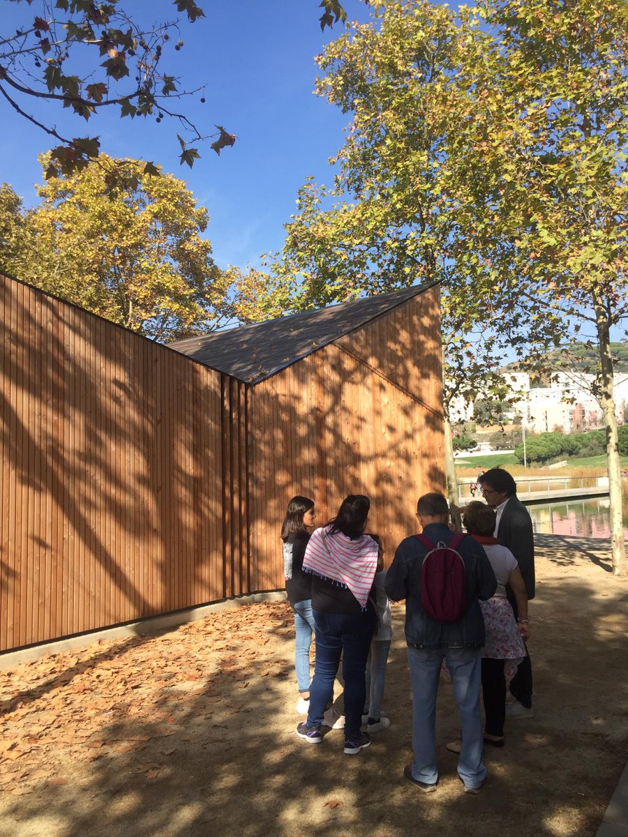 OpenHouseScg's tweet photo. Aprofiteu les darreres visites lliures a @JugatecaCanZam amb l'Aula ambiental Isabel Muñoz explicada per @BCQarquitectes fins les 13.30 a Can Zam i el Pabelló d'@ecometropoli explicat pels seus treballadors fins les 14.00 a Torribera! @scgramenet #OHB19 #santacoloma #opengreen https://t.co/o8HiMoceUk