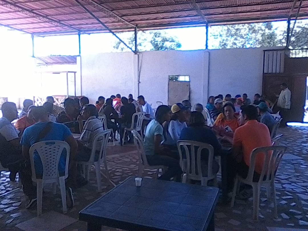 PlanPaisApure's tweet photo. Rómulo Gallegos tiene un @PlanPaisVzla ! #Apure  sigue consolidando su Propuesta de Plan País con la Instalación de la Mesa Municipal en Elorza, sumándose a los Municipios Achaguas, San Fernando, Muñoz, Páez y Biruaca... https://t.co/RfJtWpnIPu