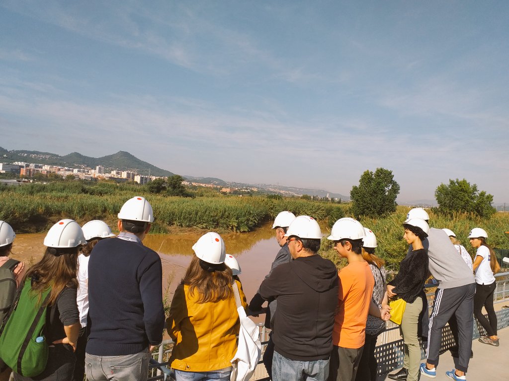 ggonzalezca14's tweet photo. Últim torn de les visites que coneixeran de primera mà la fàbrica de l'#aigua #potable , la #potabilitzadora #sjd , @aiguesbcnclient @MuseuAigues amb motiu de @48hOpenHouseBcn https://t.co/ZU7zSb63GZ