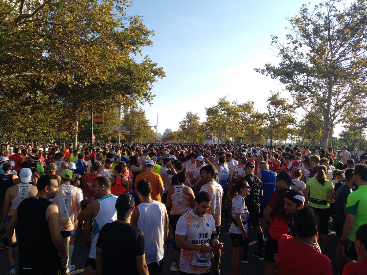 hireme_app's tweet photo. Hiremeapp team en la #mediamaratonValencia !!! Enhorabuena campeones, sois muy grandes!!! https://t.co/GCOClcLwfv