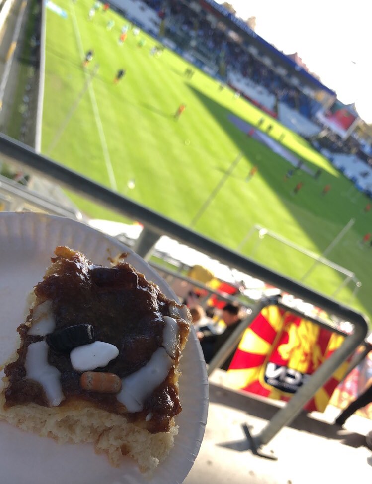 BertelsenEinar's tweet image. #goodhosting er når @Odense_Boldklub #fanklub byder @FCNordsjaelland fansene velkommen med dejlig #fynsk #brunsviger 
#forzagoodhosting #sldk #obfcn #Superliga
