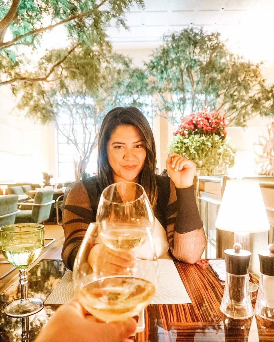 Enjoy weekend brunch at The Garden. The fall 🍁 menu features our signature acai, buddha and hangover cure bowls and lobster hash. You can pair each plate with seasonal cocktails and endless bubbles. To make reservations, please 📞 212-758-5700.
#fsnewyork 
📷 @kcyouthere