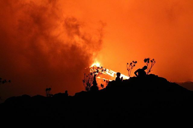 🇷🇪 Volcan la pété 🌋 The most beautiful thing I’ve ever seen! #fournaise #eruption #volcano #magma #fireriver #crater #pitondelafournaise #reunionisland #reunion #picoftheday #picture #pics #canon #canonphotography #nofilter #nofxband <a href="/canonfrance/">Canon France</a>  <a href="/c/">c</a>… ift.tt/34aKR4x