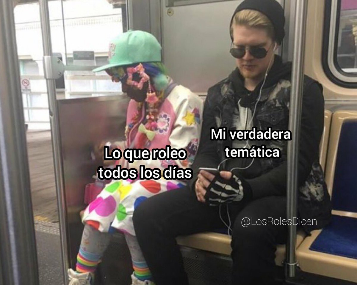 Lleva temática de asesino y rolea una pijamada con sus amigos.