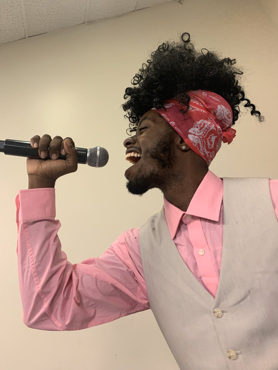DymiereFinch's tweet photo. “Pennnnaayyyyy, bring my momma back.. so she can fix me a snackkkkkkk” 🎶 
#Halloween #BobbyProud https://t.co/Ujp1dGcme6