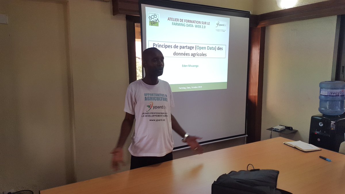 ypard_rdc's tweet photo. @ypard_rdc a développé une expertise en #farmingdata, @opendata, #Web2.0 grâce à @EMvuenga @bondongam et @AimKazika. Pour tous vos besoins en renforcement des capacités dans ce domaine de digitalisation de l'agriculture avec des outils web2.0, voici votre partenaire en RDC. https://t.co/4upnJ3bh90
