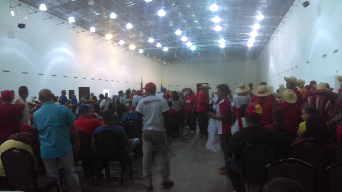 #JuntosReinventamosNuevaEsparta ENCUENTRO jefes, jefas de ubch y líderes comunitarios CON EL PROTECTOR DE NUEVA ESPARTA