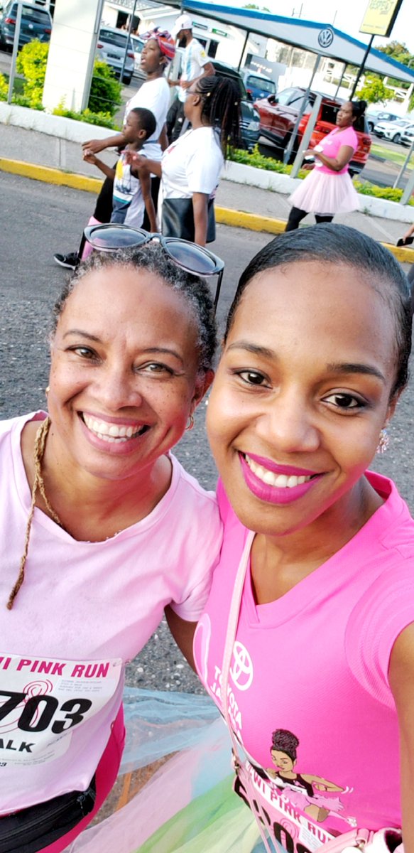 djmillerJA's tweet photo. When you doing #ICWIPinkRun for #breastcancerawareness and buck up @TerriKarelle you haffi stop for a selfie!! But where was @GARFENE ? On the phone!! Lmao ! Big up sis! https://t.co/sx7ie7btFx