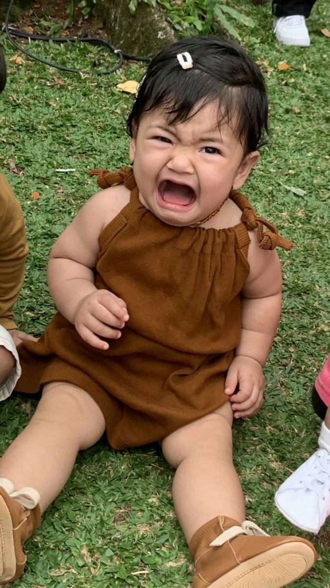 annisawidi's tweet photo. @dwihandaanda Aku saat tersadar besok udah Senin tapi belum puas libur: https://t.co/p8HQRggbdq