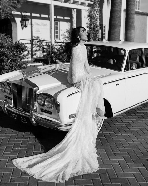 With a hint of old #Hollywood glam 👰🏽♡ [📷: sarahfulugoweddings] #wedding