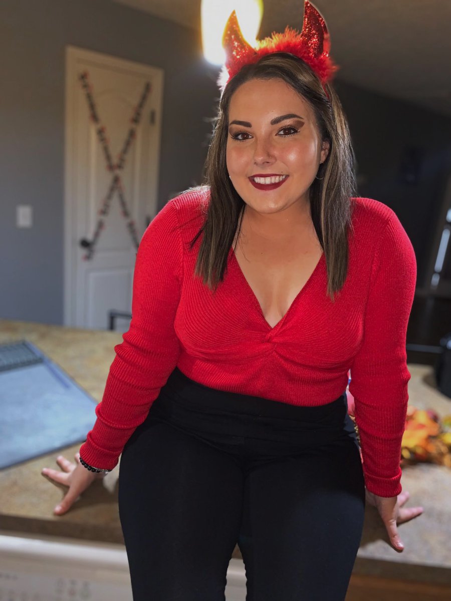 savannahpitt's tweet photo. Sorry y’all have to see this on every social media but I’m literally so proud of the confidence I’ve gained back over the last 6 months https://t.co/qIUnt9bOcb