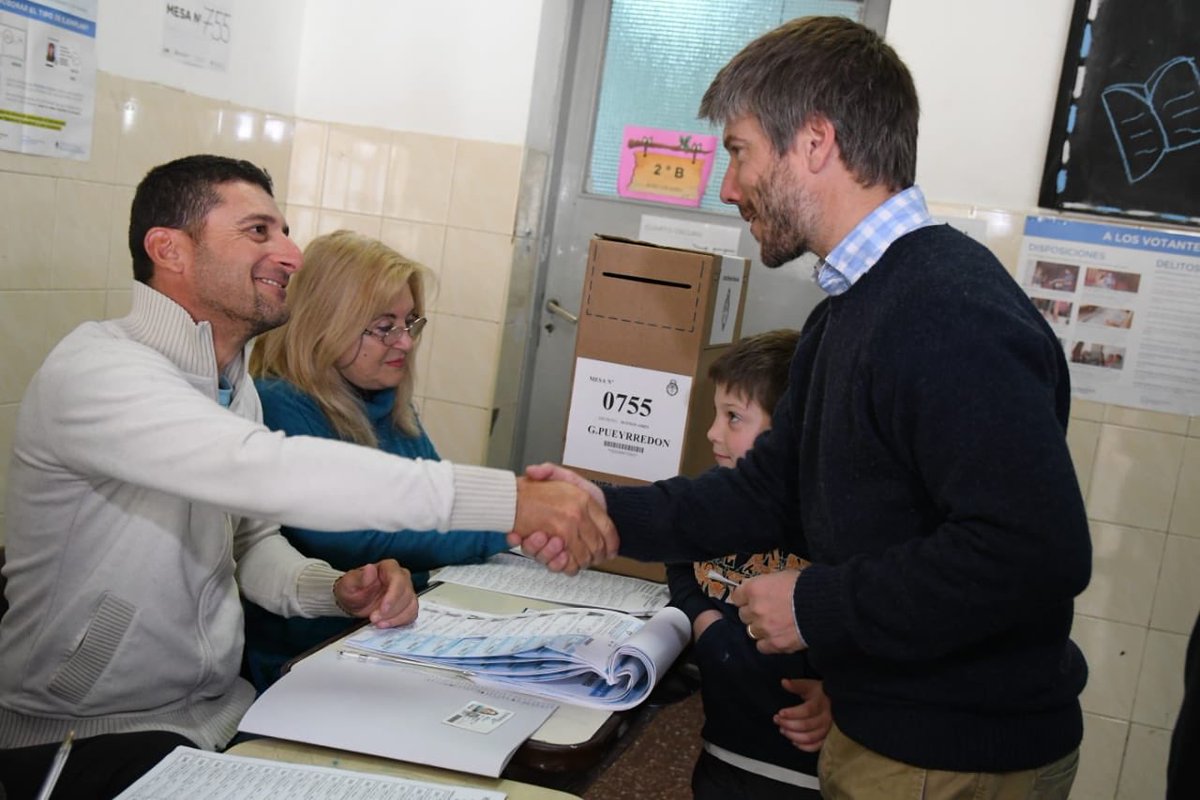 SBonifatti's tweet photo. Desde el '83 los argentinos le hemos dado continuidad a la democracia, que no será un sistema perfecto pero es el mejor que conocemos. 

Lo importante Hoy es construir un gobierno de unidad, fijando prioridades, para solucionar los problemas de la gente. https://t.co/flRfjERI4n