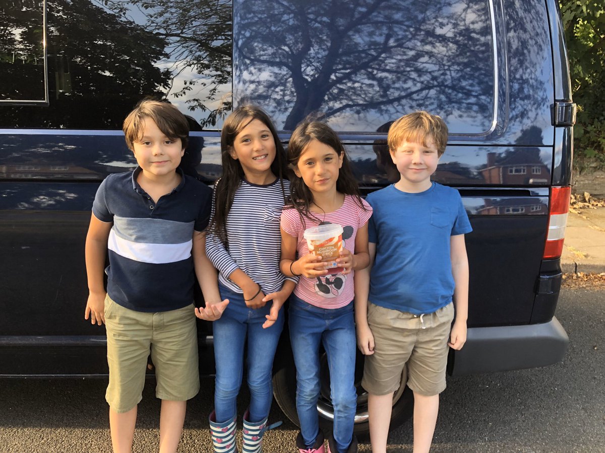 AmysPlace3's tweet photo. Work/Life balance. Sometimes you can be so focused on getting jobs their normal lives fall short. Being an actor or a model is not who you are it’s what you do. Yes sometimes Birthday parties will be missed and plans changed but kids need to be kids. It fills their heart with joy https://t.co/tlVR1B5itM
